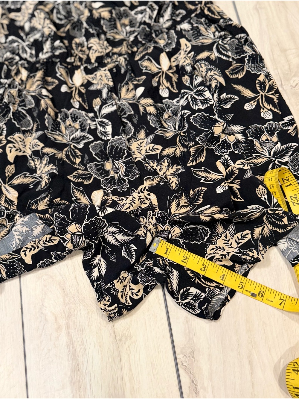 Old Navy Black Floral Print Pockets Halter Romper Large Neutral Summer Coastal - Picture 9 of 13